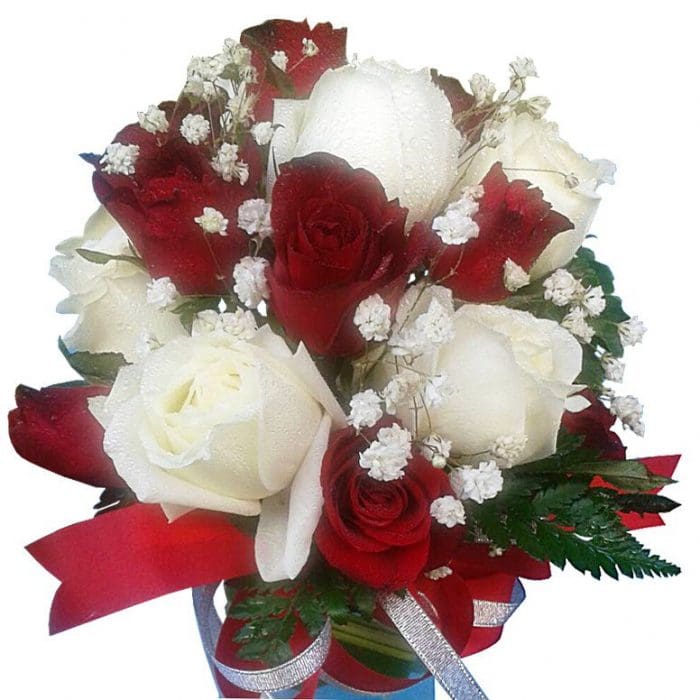 Red & White Roses Vase close